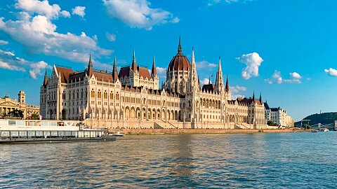 DECEMBER 6 – BUDAPEST