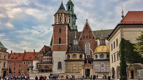 May 9 – Krakow / City tour – Old Town, Wawel Castle, and the Kazimierz (Jewish Quarter)